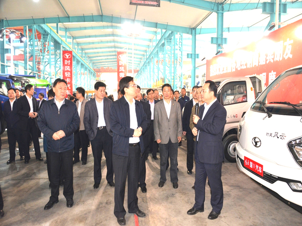 市新旧动能转换重大项目推进会必发888集团科普教育基地举行观摩